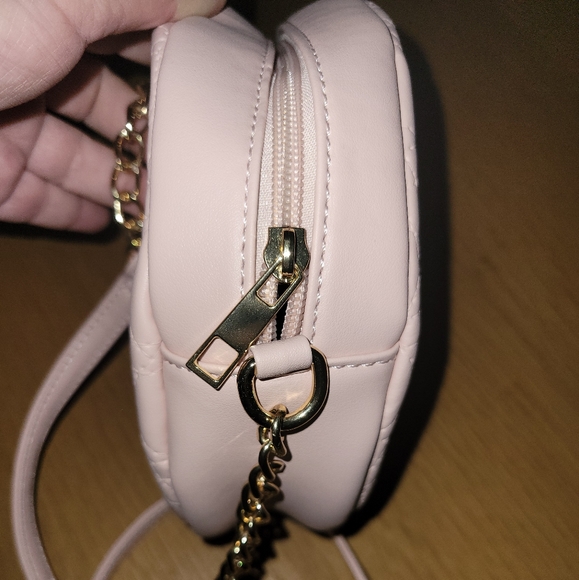 Adorable Round Pink chain purse - Picture 3 of 3